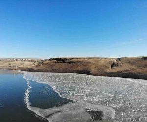 Kars’ta Sibirya soğukları baraj dondurdu