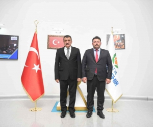 Başkan Gürkan: “Siyasi partiler demokrasinin vazgeçilmez unsurlarıdır”