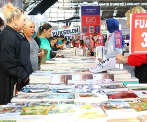 Antalyalılar kitap fuarına akın etti