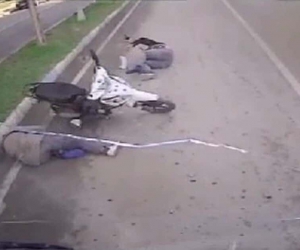 Şanlıurfa’da otobüs motosiklete çarptı: 2 yaralı
