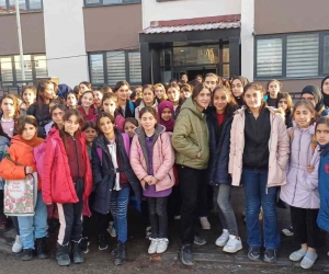 Malazgirt’te “Otobüs Durağında Üç Bencil” oyunu sahnelendi