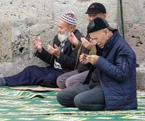 Bursa Ulu Cami’de Filistin halkı için dua edildi