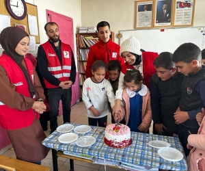 Kızılay’dan öğrenciye doğum günü sürprizi
