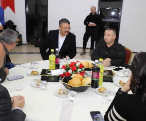 Vali Çelik, engellilerle yemekte bir araya geldi