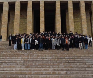 Çınar Akademi öğrencileri Anıtkabir’i ziyaret etti