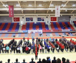 Okul Sporları Gençler Voleybol Grup Müsabakaları açılış seremonisi Karabük’te yapıldı