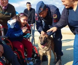 Jandarma ekiplerinden özel eğitim gören öğrencilere ziyaret