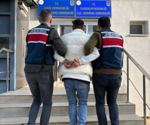 Jandarma 14 yıl hapis cezası ile aranan şahsı yakaladı
