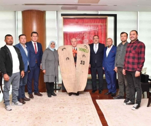 Vali Coşkun kepenek giydi