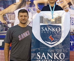 SANKO Okulları öğrencisi yüzmede Türkiye üçüncüsü oldu