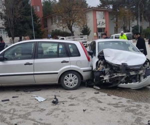 Bilecik’te trafik kazası: 3 yaralı