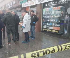 İş yeri önünde bıçaklanan şahıs hayatını kaybetti