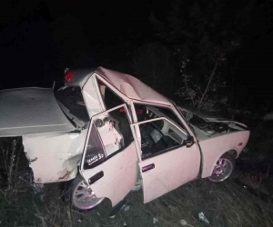 Arızalı aracını iterken bir başka otomobilin çarpmasıyla ağır yaralandı