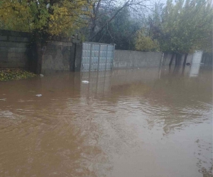Kahta’da yağmur sonrası yollar göle döndü