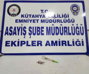 Kütahya’da pavyon denetiminde uyuşturucu ele geçirildi
