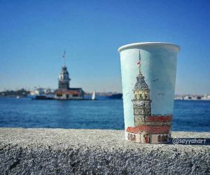 Kahve bardaklarına İstanbul’u çizdi