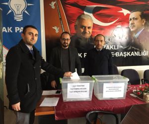 AK Parti 3 ilçede temayül yoklaması yaptı