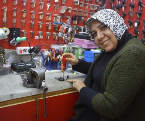  Türkiye’nin ilk ruhsatlı kadın çilingiri 30 yıldır müşterilerini şaşırtıyor