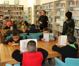 TEGV öğrencileri Büyükşehir Belediyesi kütüphanesi ile tanıştı