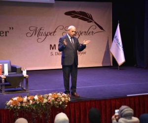 İlk ders Prof. Dr. Nurullah Genç’ten