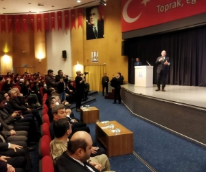 Trafik canavarı ile 43 yıldır mücadele eden Prof. Dr. Ilıcalı’ya ’trafik amca’ unvanı verildi