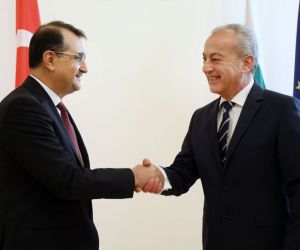 Enerji ve Tabii Kaynaklar Bakanı Dönmez, Bulgaristan Başbakanı Donev ile bir araya geldi