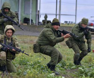 Ölen Rus askerlerin eşlerinden Putin’e seferberlik çağrısı