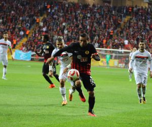 Hürriyet Gücer’den Eskişehirspor için kritik imza