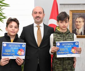 Başkan Ali Kılıç’tan kitap kurtlarına ödül
