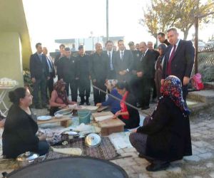 Adanalı kadınlar Vali Elban’ı dualarla karşıladı