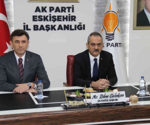 Bakan Özer, AK Parti Eskişehir İl Başkanlığı’nı ziyaret etti