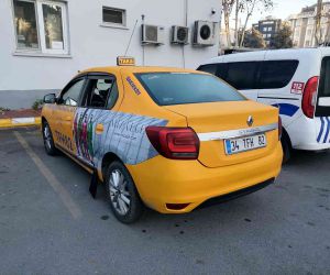 Kavga eden müşterileri uyaran taksici öldürüldü