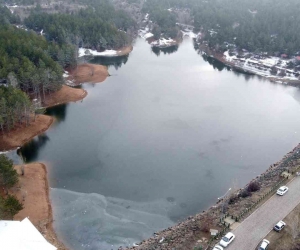 Yozgat Çamlığı Milli Parkı’ndaki gölet kısmen buz tuttu