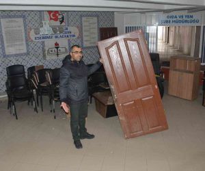 Bitlis Gazeteciler Cemiyeti’nin çalınan eşyaları ve kapısı bulundu