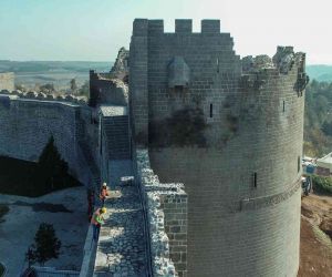 UNESCO listesindeki Diyarbakır Surları’nda hatalı çimento harcı söküldü