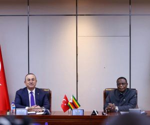 Bakan Çavuşoğlu, Zimbabve Devlet Başkan Yardımcısı Chiwenga ile görüştü