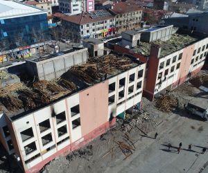 Yenişehir Esnaflar Çarşısında yıkım işlemleri devam ediyor