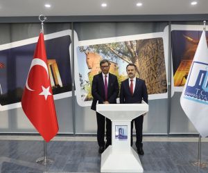Hindistan’ın Ankara Büyükelçisi Virander Paul, Vali İlhami Aktaş’ı ziyaret etti