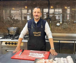 Ünü ülkeyi aşan Kebapçı Yalçın, kebap yapımına dair tüyolarını paylaştı