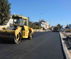 Tarsus’taki Toros Caddesi yenilendi
