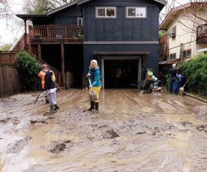 California’da şiddetli fırtınalar nedeniyle acil durum ilan edildi