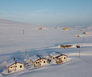 Erzincan’ın yüksek kesimleri ile Bayburt merkezde kar yağışı görüldü