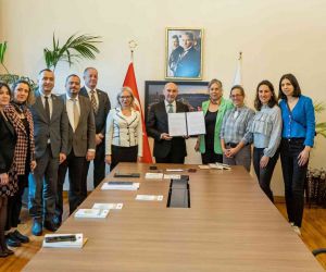 Başkan Soyer, zehirsiz kent İzmir için imza attı