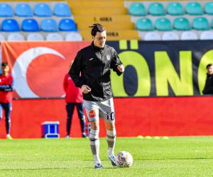 Başakşehir’de Mesut Özil, 125 gün sonra sahada