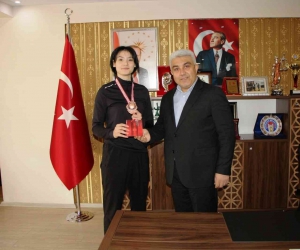 Hisarcık MYO öğrencisi Sıla Nur Gençer, Dünya Tekvando Şampiyonasında Türkiye’yi temsil edecek