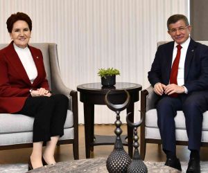 İYİ Parti Lideri Akşener’den Gelecek Partisi Lideri Davutoğlu’na ziyaret