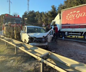 Kemerburgaz’da 2 araç kafa kafaya çarpıştı: 2 yaralı