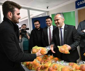 Bursa’da üniversite öğrencilerine C vitamini desteği