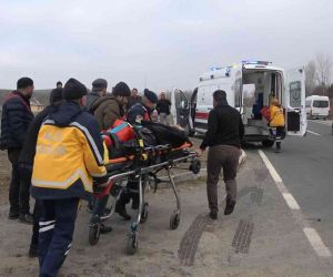 Muş İl Jandarma Komutan Yardımcısı Albay Ahmet Kaya ve eşi trafik kazasında yaralandı