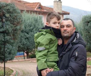Yıllar sonra evlatlarından bir kelime duyabilmek için geldikleri Türkiye’de mutlulukları ikiye katlandı